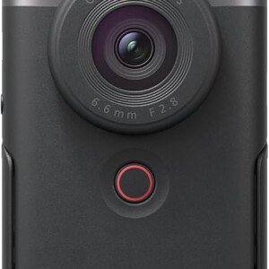 مجموعة مدونات الفيديو باور شوت في 10 من كانون باللون الفضي مصممة لمدوني المبتدئين، هذه الكاميرا الكل واحد بدقة 4 كيه التي تناسب الجيب بسهولة.